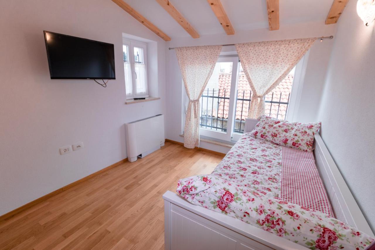 Apartments Pia Πιράν Εξωτερικό φωτογραφία